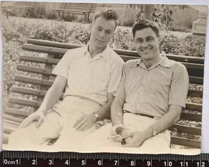 Two Affectionate Handsome Young Men Attractive Guys Cute Male Gay Int Old Photo - Picture 1 of 3