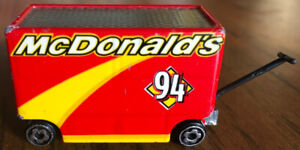Hot Wheels  McDonald’s 94 Bill Elliott NASCAR  Trailer 1997 Diecast