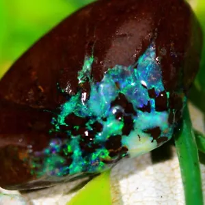 15cts Boulder Opal Gem. Natural Australian Boulder Opal Rough - Picture 1 of 2