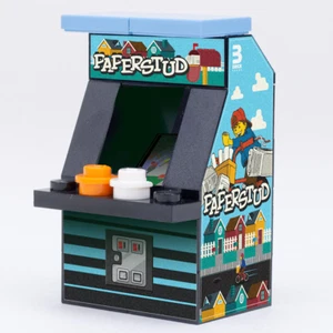 Paper Stud - B3 Customs Arcade Machine made using LEGO parts - Picture 1 of 3