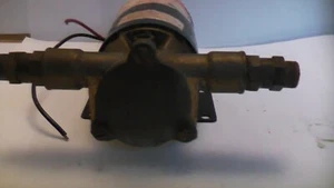 Jabsco Water Puppy Self-Priming Pump 12 volt 5 amp - Picture 1 of 5