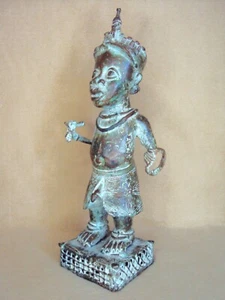 ANTIQUE BRONZE BENIN IFE OBA KING African Carving Statue RARE!! - Picture 1 of 9