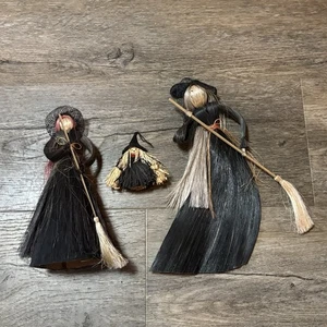 Juego de 3 brujas Cornhusk 2 W escobas adorno de árbol de Halloween arte popular primitivo - Imagen 1 de 21