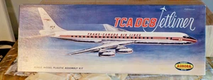 RARE  1958 AURORA TCA DOUGLAS DC-8 JETLINER + REPRODUCTION DECALS - Picture 1 of 14