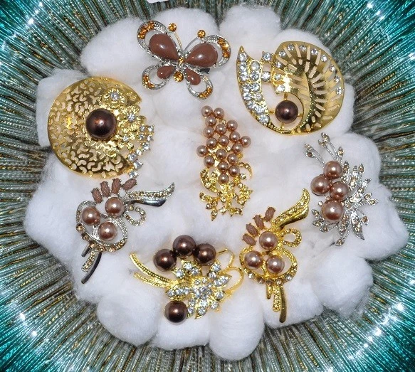 Lote al por mayor A-45 8 piezas broches estilo vintage prendedores ramo marrón Foto 1 de 1