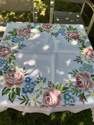 tischdecke selbst gestickt handarbeit Tip top - Bild 1 von 4