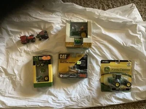 Tractor Collection CAT ERTL JOHN DEERE 6 Pieces. 4WD 4 NIB - Picture 1 of 7