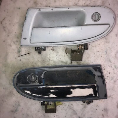 1990-1994 Mitsubishi 3000GT дверные ручки x 2 внешний LH/RH нужно краска G4 - Изображение 1 из 4