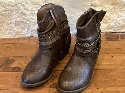 一对女式 Jellypop Nashville 深棕色仿旧靴 尺寸 7M 状况完好!! — 第 1/4 张图片