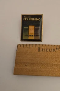 VINTAGE Black's 2000 Fliegenfischen Führer Buch Einzelhandel Promo Emaille Pin Metall Revers - Bild 1 von 3