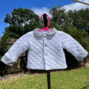 Laranjinha weiß gesteppt Baumwolle Peter Pan Kragen Cardigan Pullover Größe 6 Monate - Bild 1 von 8