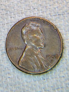 1968 D Lincoln Penny with Error on Top Rim, and "L" in Liberty on Edge - Picture 1 of 4