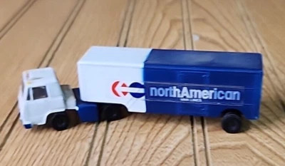 North American Van Lines Bachman HO-Scale Truck Model - Image 1 of 4