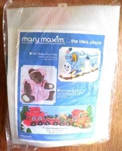 ¡NUEVO! Kit de lona de plástico Mary Maxim #7249 tren ""Holiday Express"" - 22" de largo - Imagen 1 de 3