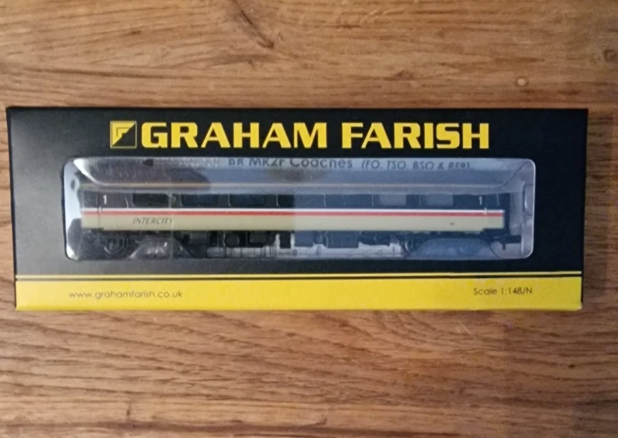 GRAHAM FARISH 374-662 BR MK2F RFB RESTAURANT FIRST BUFFET COACH INTERCITY - Image 1 of 2