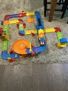 Engaging Go! Go! Smart Wheels Train Set - Electronic Station Everything Works! - Picture 1 of 13