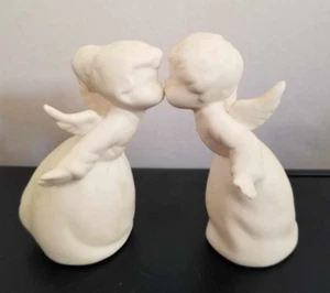 Vintage 1950's Schmid Bros Kissing Angels White unglaze Porcelain Figurine Japan - Picture 1 of 10