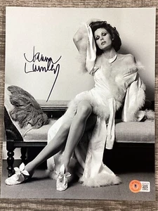 (SSG) JOANNA LUMLEY Signed 8X10 Photo "The New Avengers" with a BAS/Beckett COA - Picture 1 of 4
