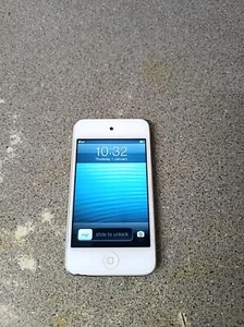 iPod touch 4th Generation White (8GB) -  - Picture 1 of 11