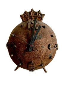 Distressed Reproduction French Theme Metal Wall Mantle Clock Crown - Picture 1 of 9