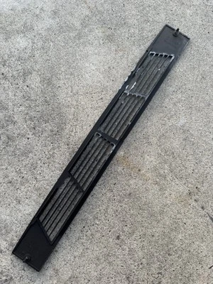 🔥 Alfa Romeo Milano 75 used OEM Dashboard Top Defroster Vent Grille 1987-89🔥 - Image 1 of 2