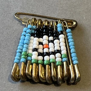 Spilla di sicurezza vintage spilla con perline pupazzo di neve vacanze invernali Natale spilla fatta a mano - Foto 1 di 7