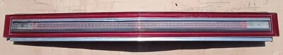 1975-1979 LINCOLN CONTINENTAL / TOWN CAR TAIL LIGHT / REFLECTOR PANEL (CENTER) - Image 1 of 4