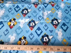 Tela de coser de algodón azul Disney Mickey Mouse 67 pulgadas - Imagen 1 de 1
