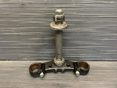 Yamaha FZ6R 2009 árbol triple inferior inferior #2723 Foto 1 de 4