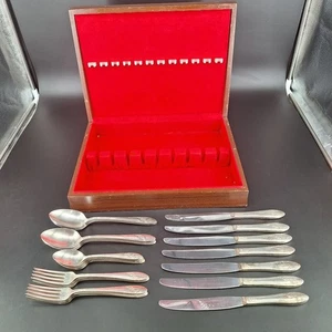 Mixed Lot of 28 Pieces Vtg Oneida Community Tudor Plate Queen Bess with Wood Box - Picture 1 of 23