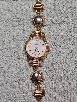 Relógio Premier Designs Feminino Pulseira Floral Funciona Tom Dourado Nova Bateria 29mm - Imagem 1 de 4