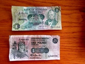 Vintage One and One Pound Bank of Scotland/Clydesale Bank Notes B21 - Picture 1 of 2