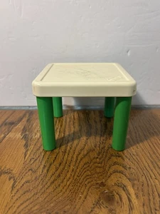 Vintage Little Tikes Puppenhaus Küchentisch weiß mit grünen Beinen - Bild 1 von 9