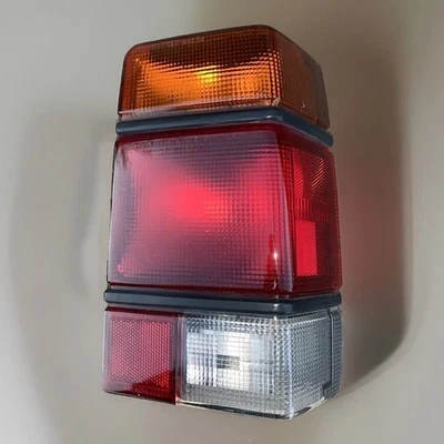 Conjunto de luces traseras laterales derecho pasajero Subaru Wagon 1984-1989 84-89 Foto 1 de 4