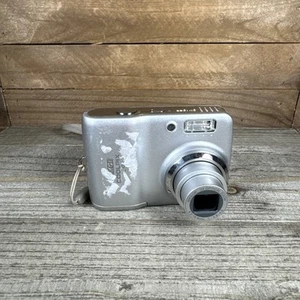 Nikon Coolpix L4 4.0MP Digital Camera Compact - Silver - Tested & Working - Picture 1 of 6