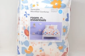 Room Essentials Reversible Microfiber Comforter 88in X 92in Full / Queen Flowers - Picture 1 of 3