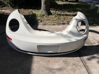 2010 Volkswagen Beetle Rear Bumper Rear Fenders Driver Passanger Side White - Image 1 of 4