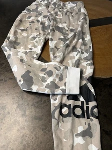 ADIDAS LOGO CAMO JOGGERS BOYS 14 16 - Picture 1 of 6