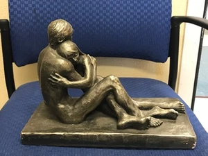 Vintage Leonardo Art Works Lovers Embrace Bronze Statue - Picture 1 of 1