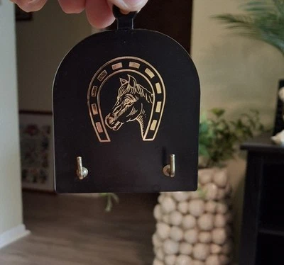 Placa de pared de caballo vintage años 70 con 2 ganchos llaves correa etc. Foto 1 de 4