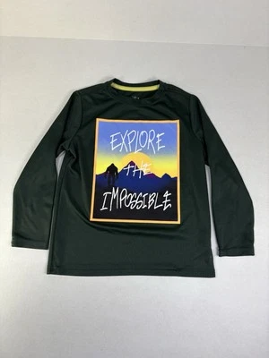 Old Navy Boys L/S Shirt Size 8 Bigfoot "Explore the Impossible" Green Graphic Te Foto 1 de 4