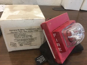 Siemens 500-696460 Stand Alone Strobe 15/75 cd, 20-31 vdc, red - Picture 1 of 2