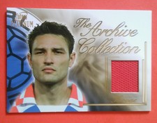Futera World Football 2003 Jersey card - Robert Kovac of Bayern Munich