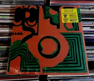 Sacred Paws - Run Around The Sun LP On Green Vinyl Includes Poster! - Picture 1 of 4