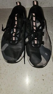 Nike Women's Camouflage Sneakers Size 8.5 - Picture 1 of 7