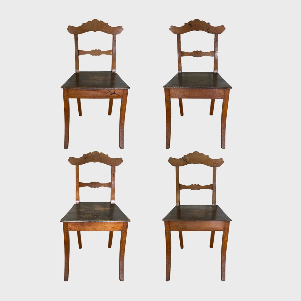 Juego de 4 sillas Biedermeier rústicas suecas de la década de 1820 Foto 1 de 4
