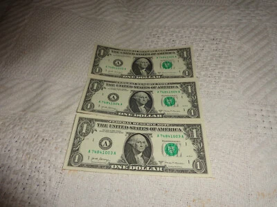 lot of 3 sequential one dollar bills in a series see discription. crisp bills - Image 1 of 2