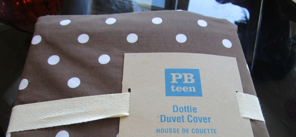 Pottery Barn Teen Dottie Full queen  coffee duvet  2 standard pillowcases New - Image 1 of 1