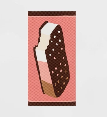 "Toalla de playa Room Essential helado sándwich 72"" X 36""" Foto 1 de 4