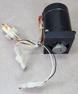 Motor paso a paso Oriental Vexta 2 fases A2936-9212 4,2 V CC 1,9A XX7 00109 - Imagen 1 de 7